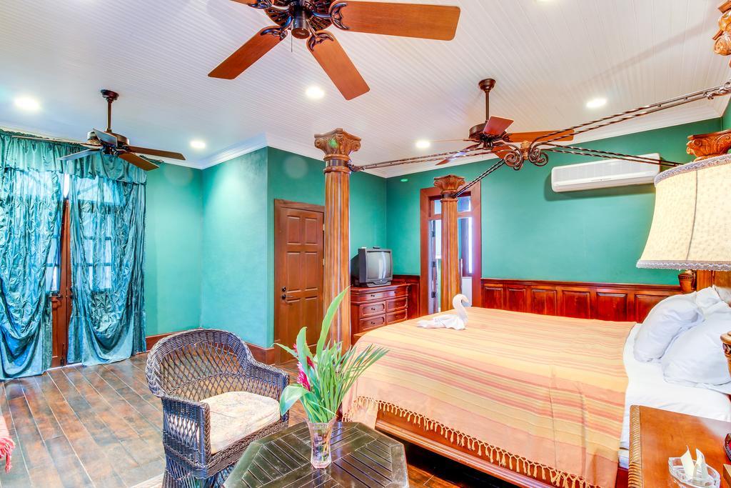 סן איגנאסיו Colonial Suite @ Mahogany Hall מראה חיצוני תמונה