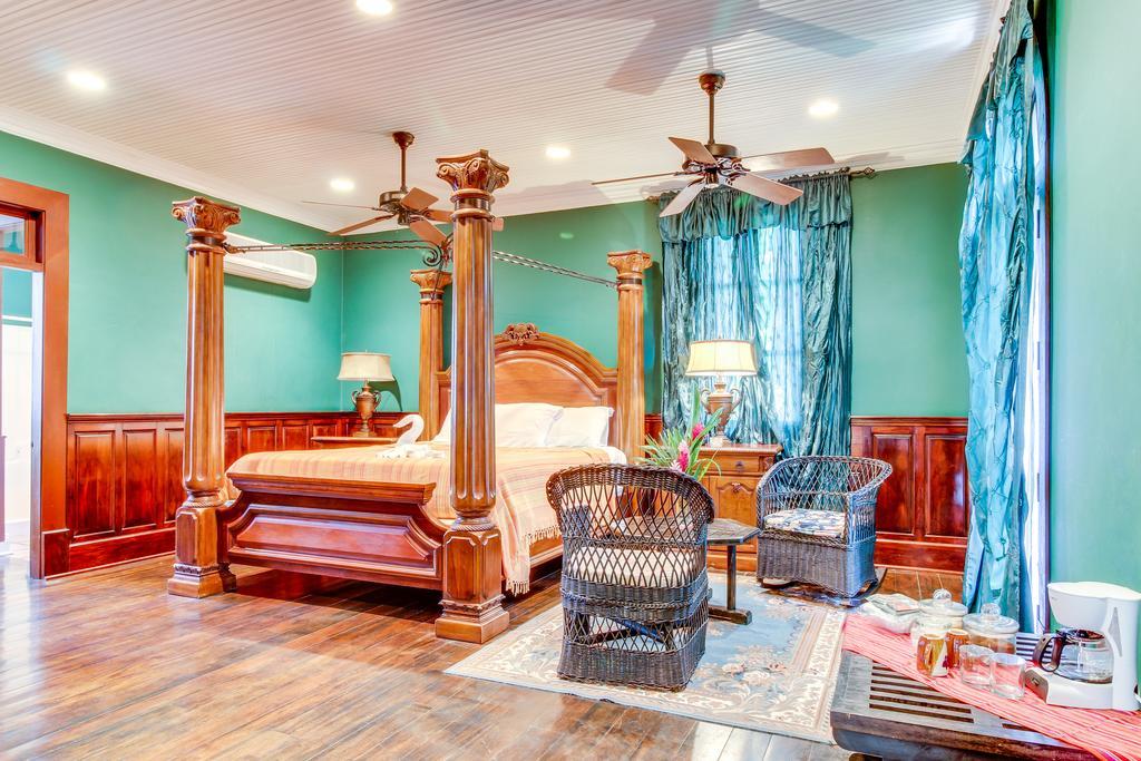 סן איגנאסיו Colonial Suite @ Mahogany Hall מראה חיצוני תמונה