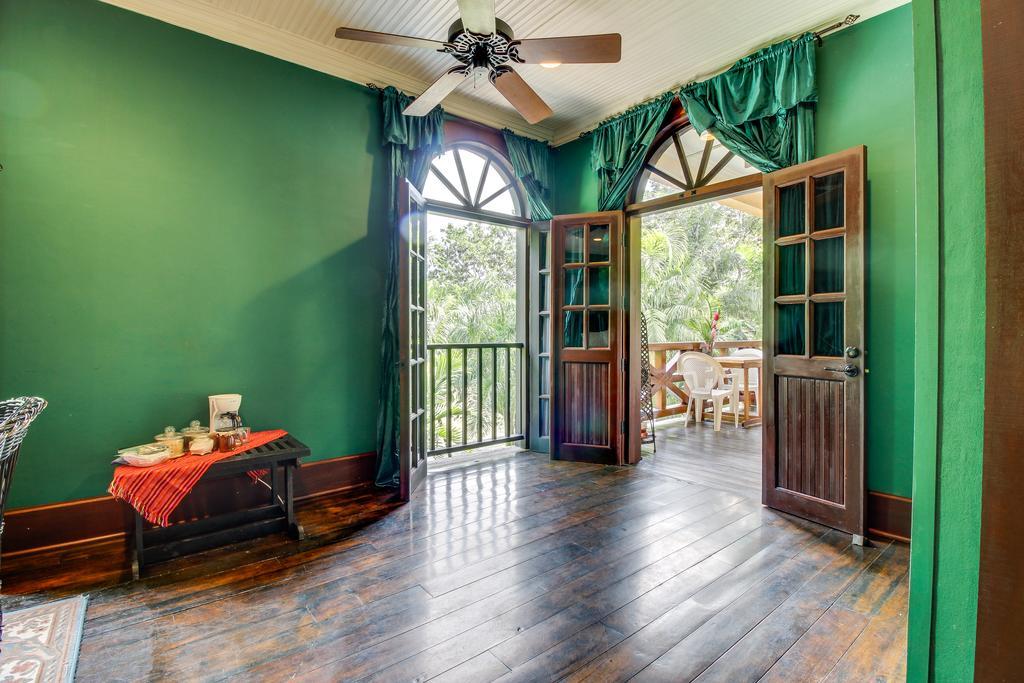 סן איגנאסיו Colonial Suite @ Mahogany Hall מראה חיצוני תמונה